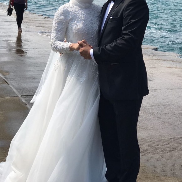 Modest Wedding dress custom made size 4 - Picture 10 of 11